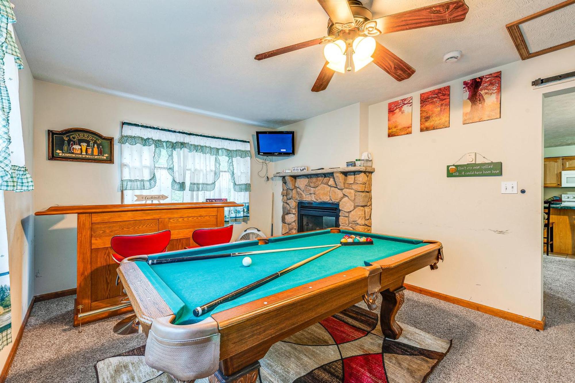 Pet-Friendly Pocono Lake Oasis With Hot Tub! Екстериор снимка