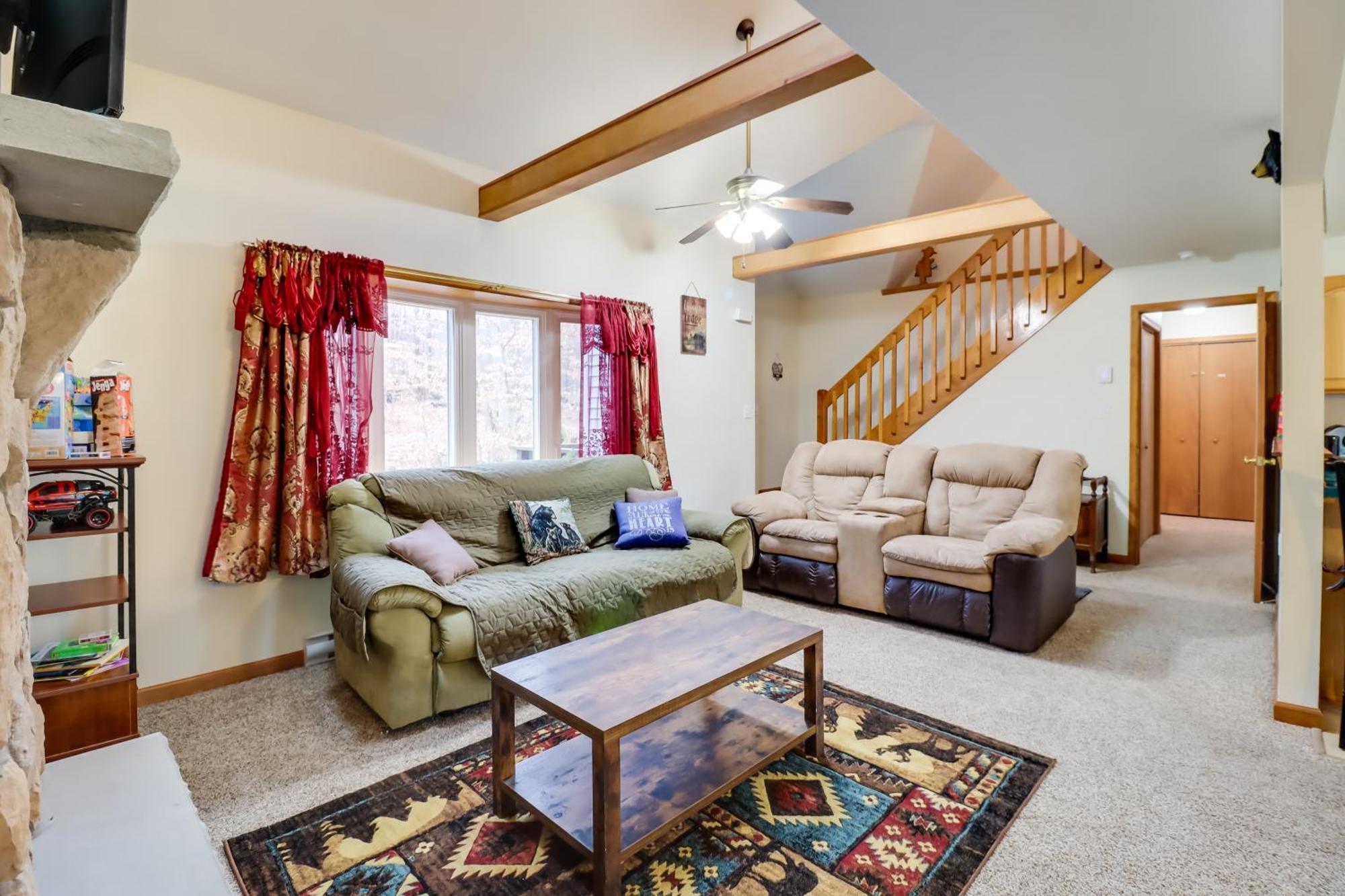 Pet-Friendly Pocono Lake Oasis With Hot Tub! Екстериор снимка
